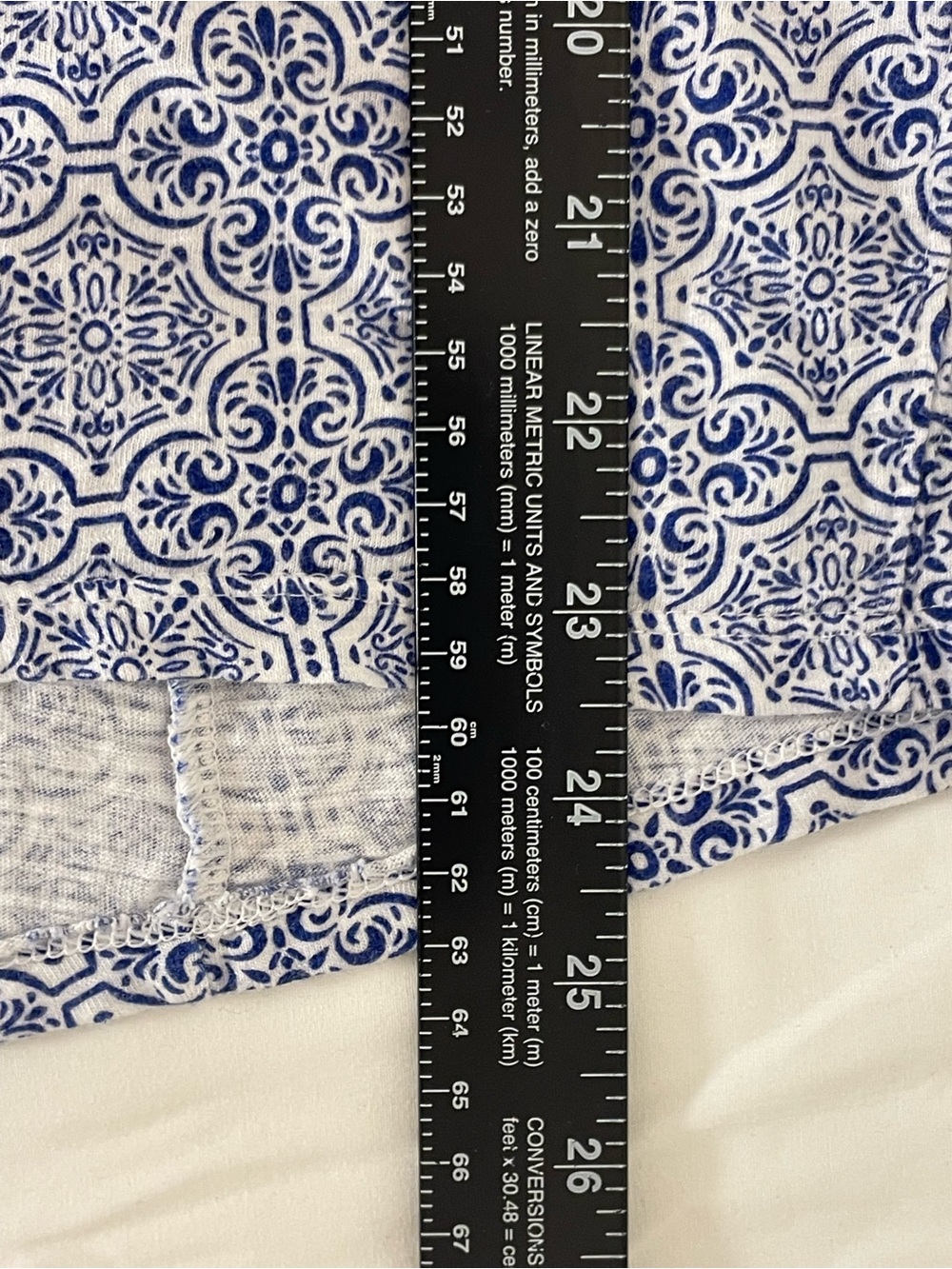 Chico's Blue Patterned V-Neck Tunic Top Women’s Size 2 - Large - Picture 8 of 8